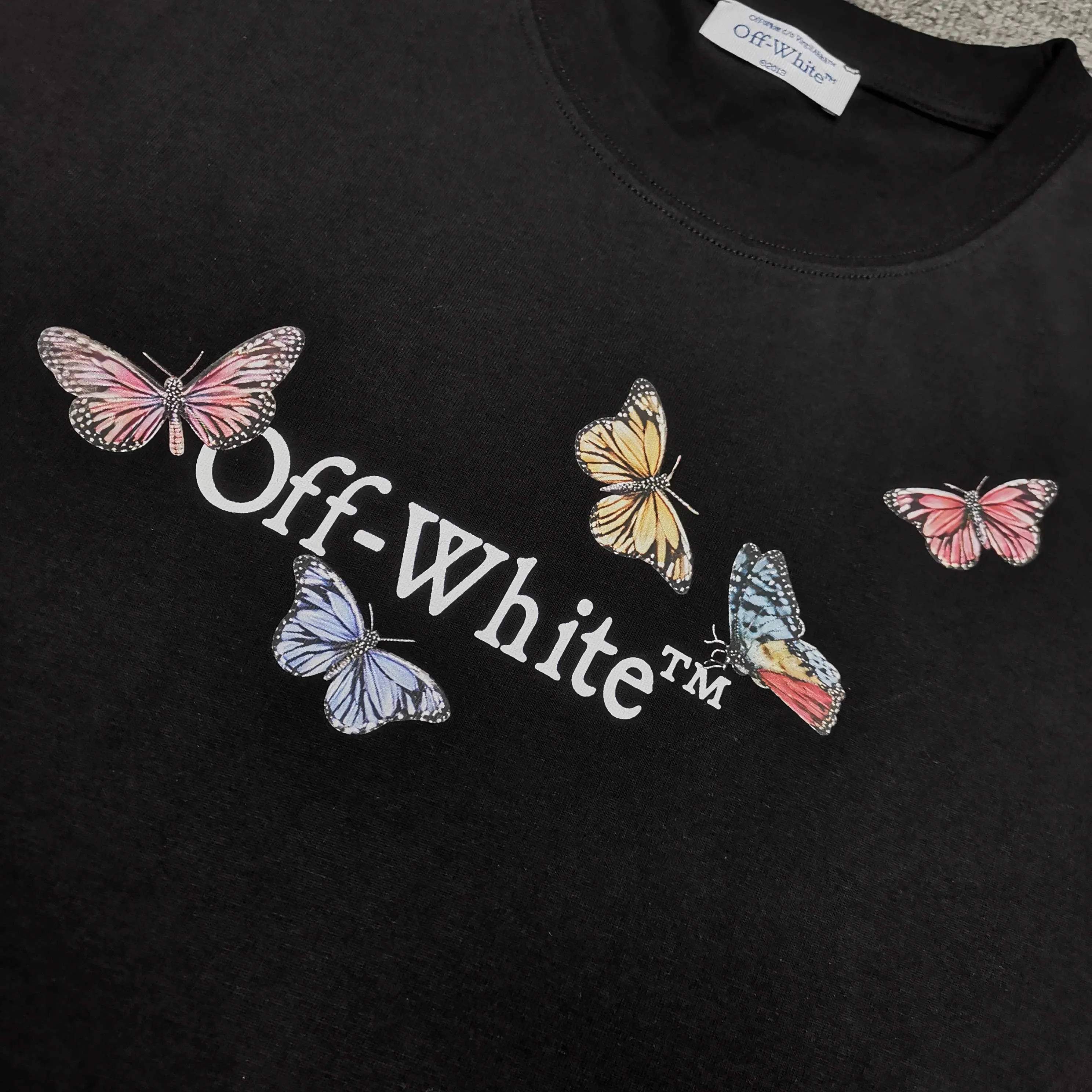 Top version ❤️off white new loose version chest butterfly short-sleeved T-shirt Size: S M L XL Color: Black White P240
